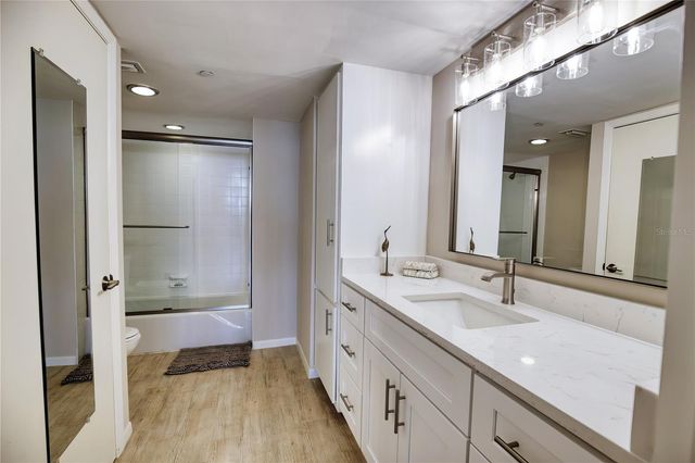 627 ALHAMBRA ROAD 701, Venice, FL 34285