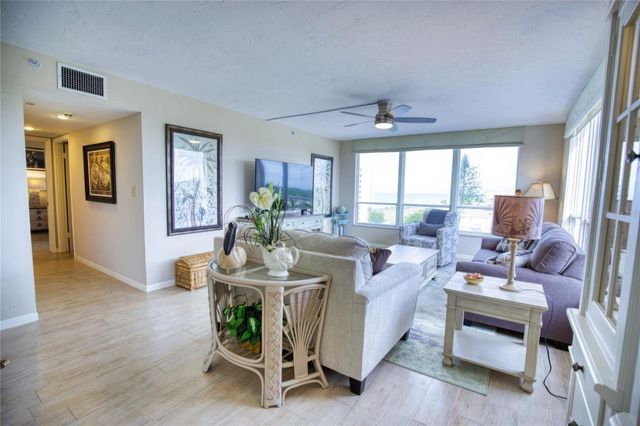 627 ALHAMBRA ROAD 701, Venice, FL 34285