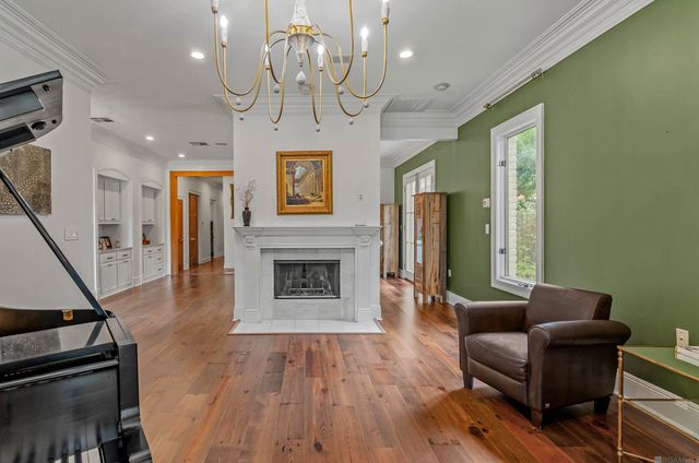 18934 E Pinnacle Cir, Saint George, LA 70810