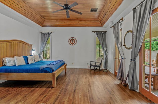 18934 E Pinnacle Cir, Saint George, LA 70810