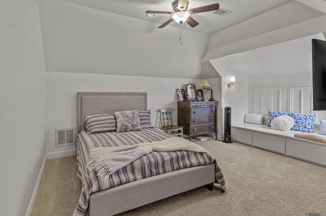 18934 E Pinnacle Cir, Saint George, LA 70810