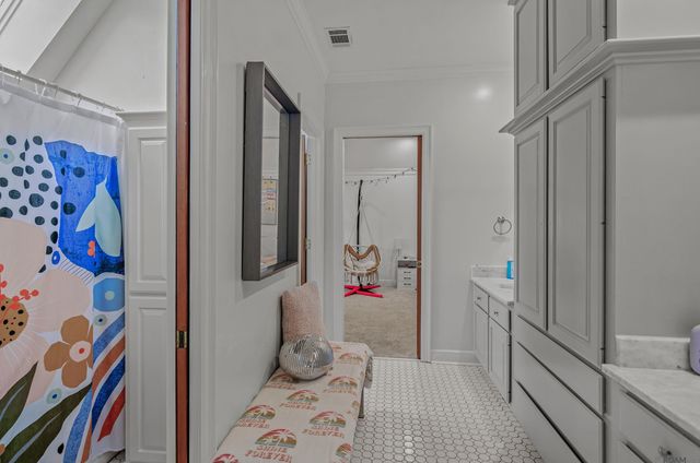 18934 E Pinnacle Cir, Saint George, LA 70810