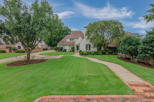 18934 E Pinnacle Cir, Saint George, LA 70810