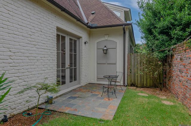 18934 E Pinnacle Cir, Saint George, LA 70810