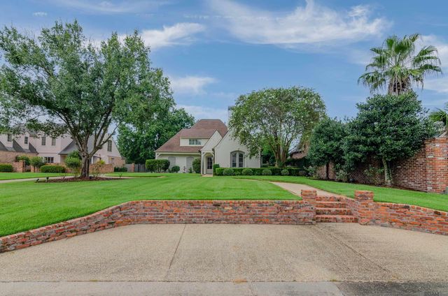 18934 E Pinnacle Cir, Saint George, LA 70810