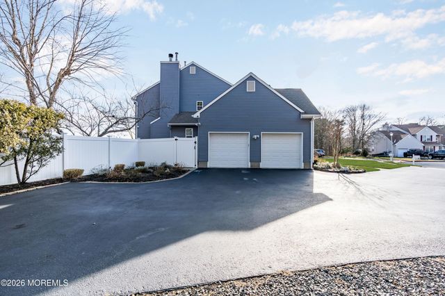 107 Waters Edge Court, Brick, NJ 08724