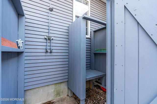 107 Waters Edge Court, Brick, NJ 08724