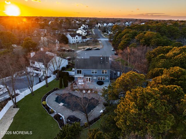 107 Waters Edge Court, Brick, NJ 08724