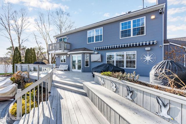 107 Waters Edge Court, Brick, NJ 08724