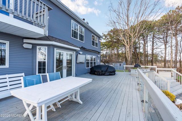 107 Waters Edge Court, Brick, NJ 08724