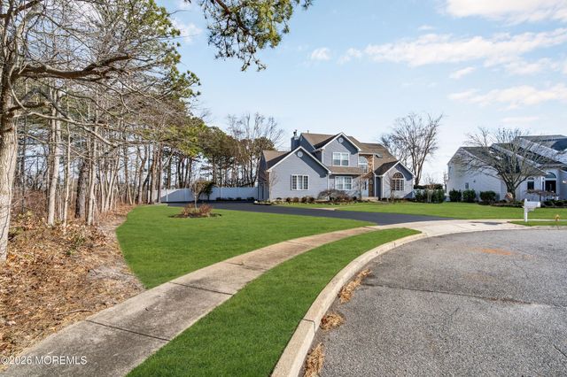 107 Waters Edge Court, Brick, NJ 08724