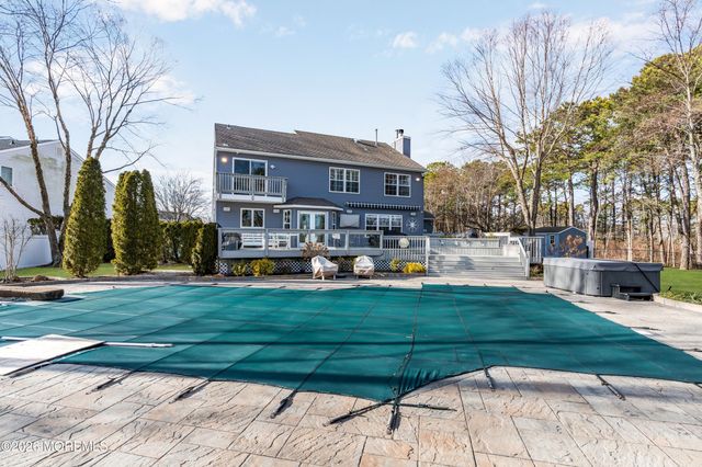 107 Waters Edge Court, Brick, NJ 08724