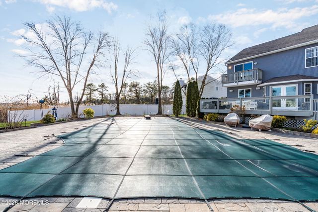 107 Waters Edge Court, Brick, NJ 08724