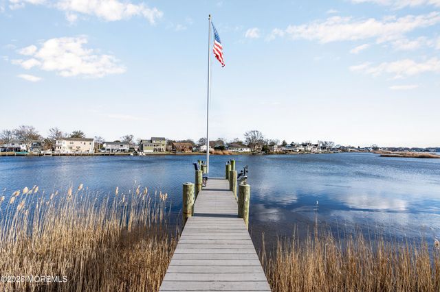 107 Waters Edge Court, Brick, NJ 08724