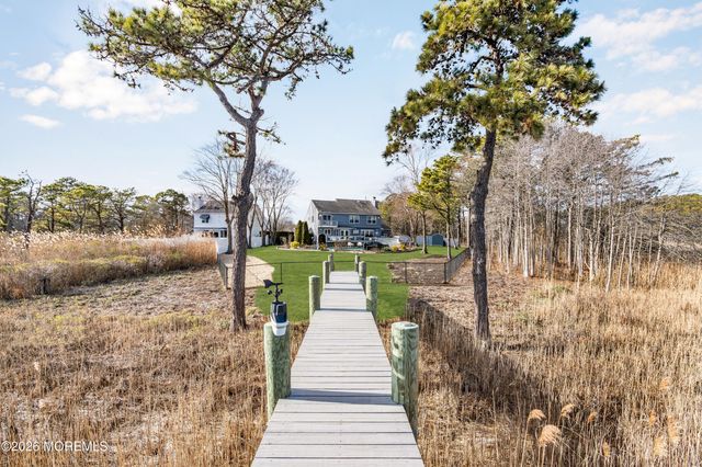 107 Waters Edge Court, Brick, NJ 08724