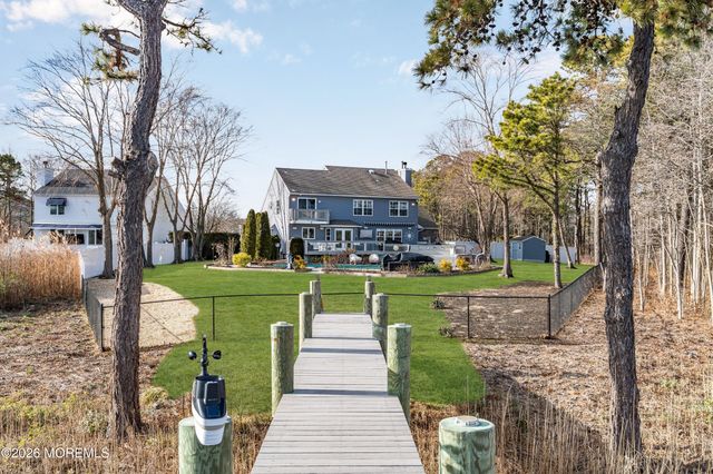 107 Waters Edge Court, Brick, NJ 08724