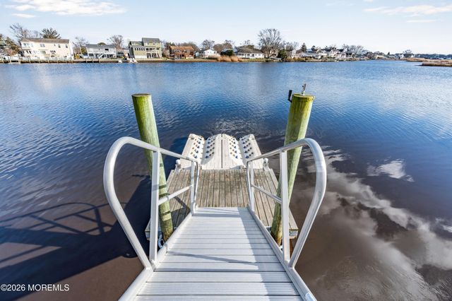 107 Waters Edge Court, Brick, NJ 08724