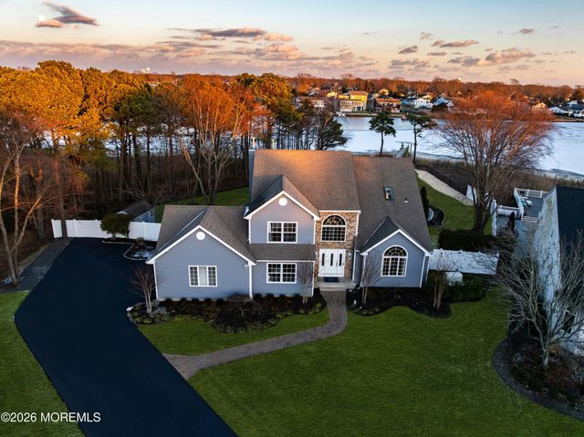 107 Waters Edge Court, Brick, NJ 08724