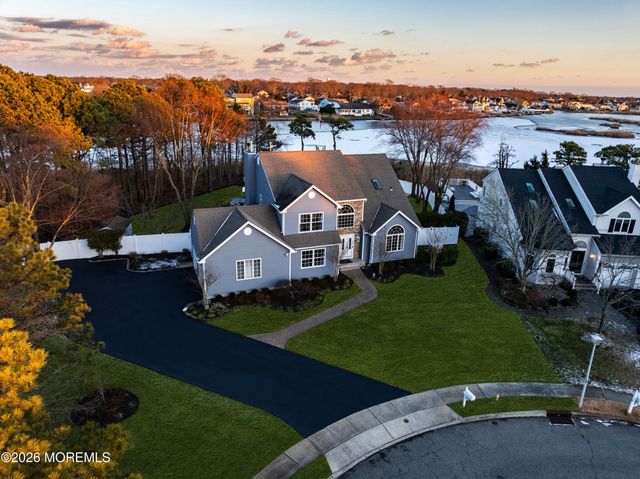 107 Waters Edge Court, Brick, NJ 08724