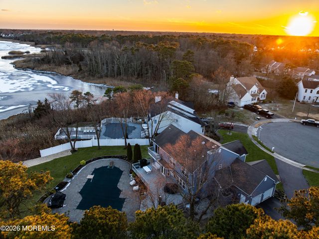 107 Waters Edge Court, Brick, NJ 08724