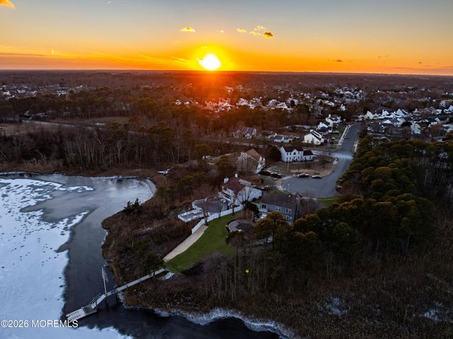 107 Waters Edge Court, Brick, NJ 08724