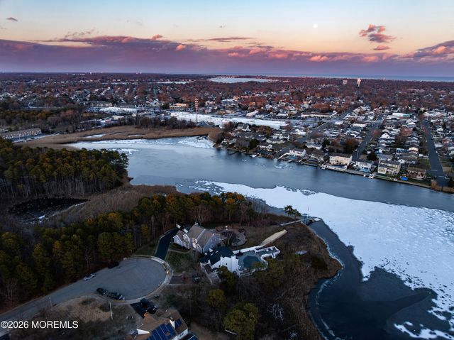 107 Waters Edge Court, Brick, NJ 08724