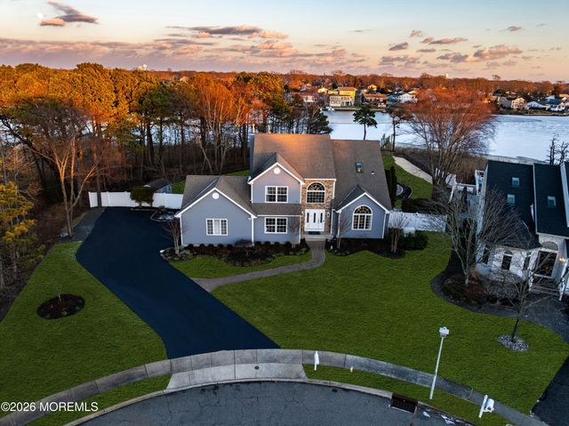 107 Waters Edge Court, Brick, NJ 08724