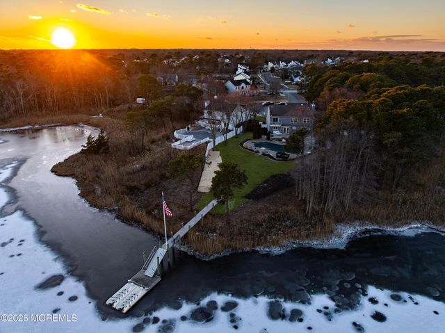 107 Waters Edge Court, Brick, NJ 08724