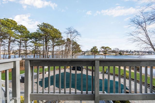 107 Waters Edge Court, Brick, NJ 08724