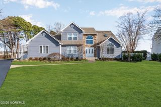 107 Waters Edge Court, Brick, NJ 08724