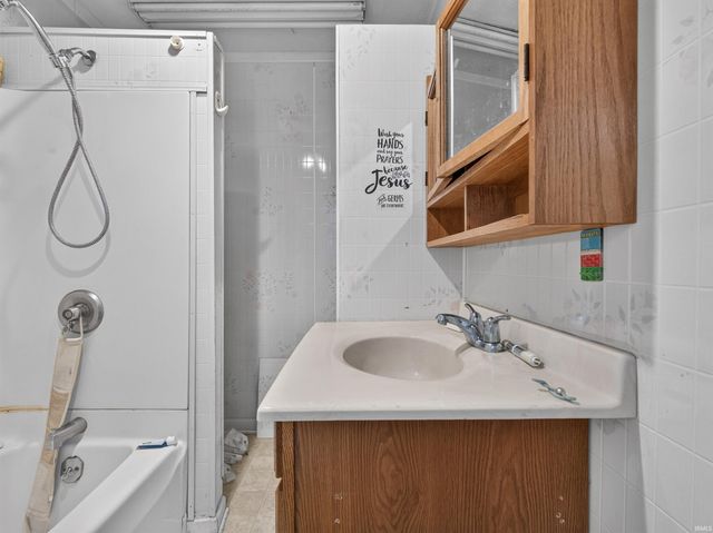 915 W Ensley Avenue, Auburn, IN 46706