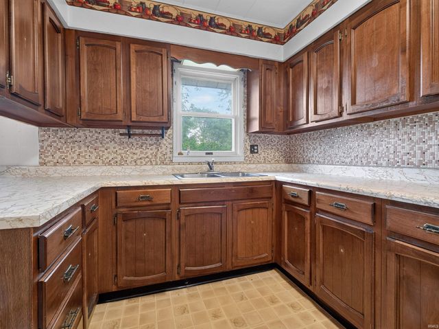 915 W Ensley Avenue, Auburn, IN 46706