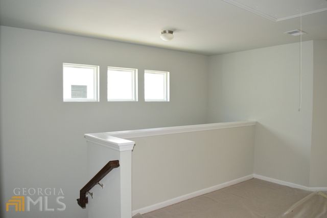 74 Newnan Lakes Drive, Newnan, GA 30263