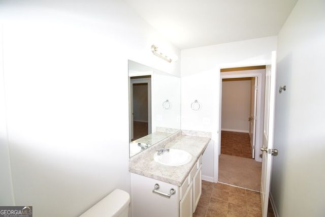 74 Newnan Lakes Drive, Newnan, GA 30263