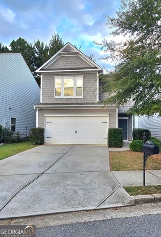 74 Newnan Lakes Drive, Newnan, GA 30263
