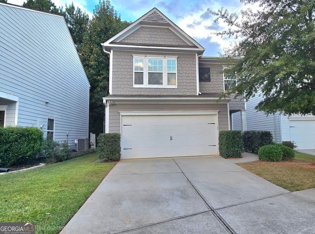 74 Newnan Lakes Drive, Newnan, GA 30263