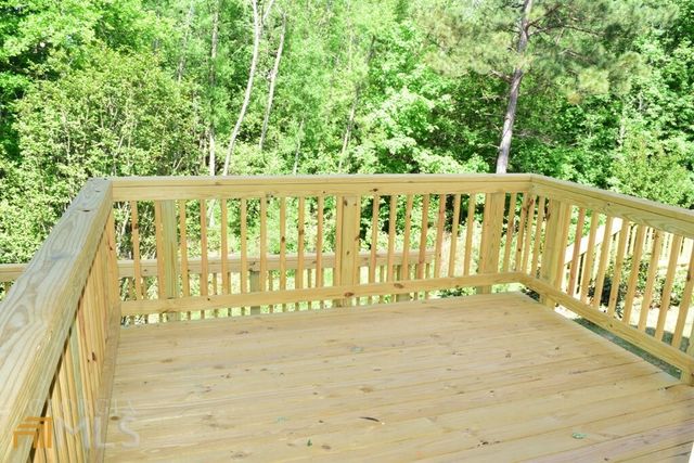 74 Newnan Lakes Drive, Newnan, GA 30263