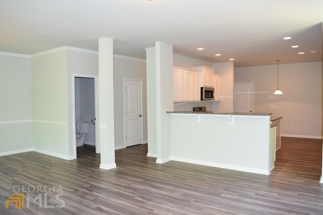 74 Newnan Lakes Drive, Newnan, GA 30263