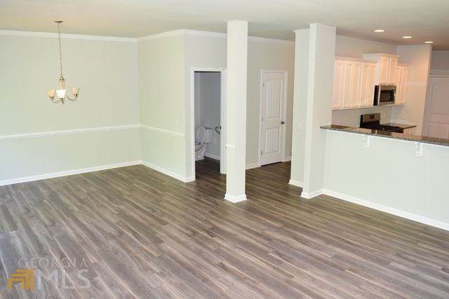 74 Newnan Lakes Drive, Newnan, GA 30263