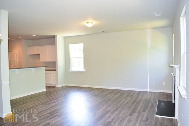 74 Newnan Lakes Drive, Newnan, GA 30263