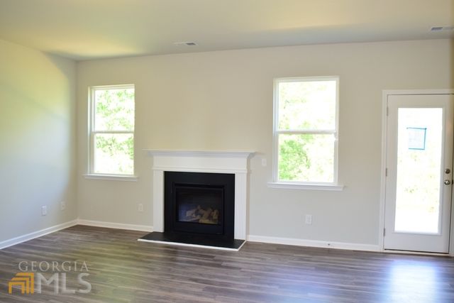74 Newnan Lakes Drive, Newnan, GA 30263