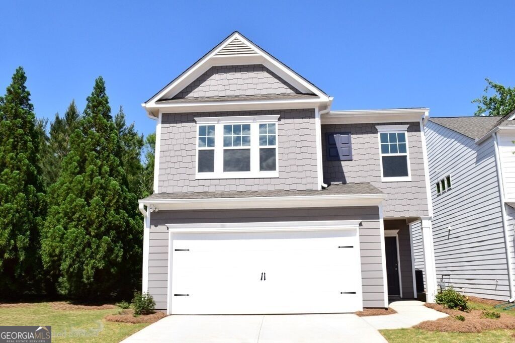 74 Newnan Lakes Drive, Newnan, GA 30263