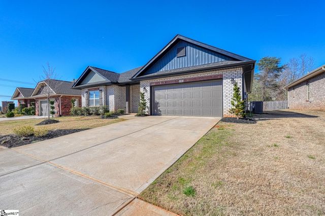 3 Bracken Woods Way, Piedmont, SC 29673