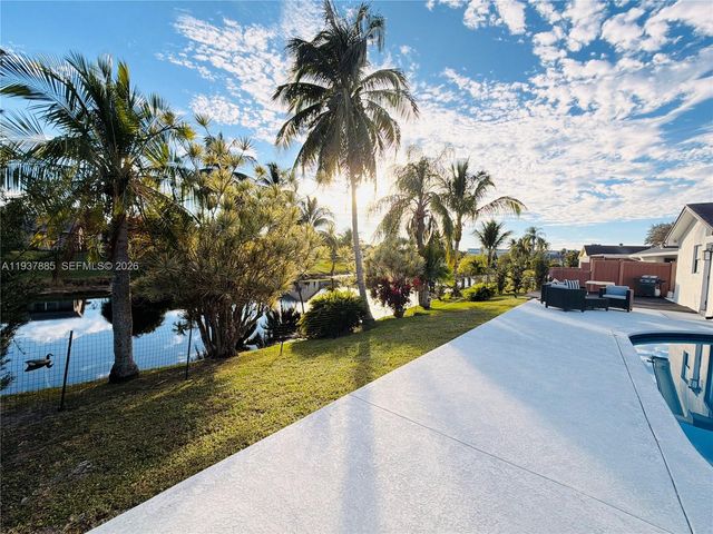 2814 SW 13th Dr, Deerfield Beach, FL 33442