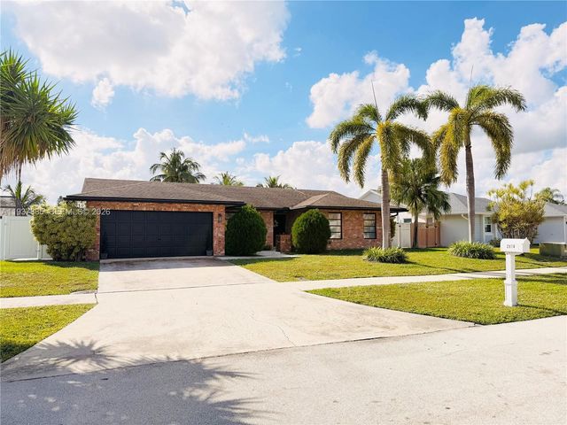 2814 SW 13th Dr, Deerfield Beach, FL 33442