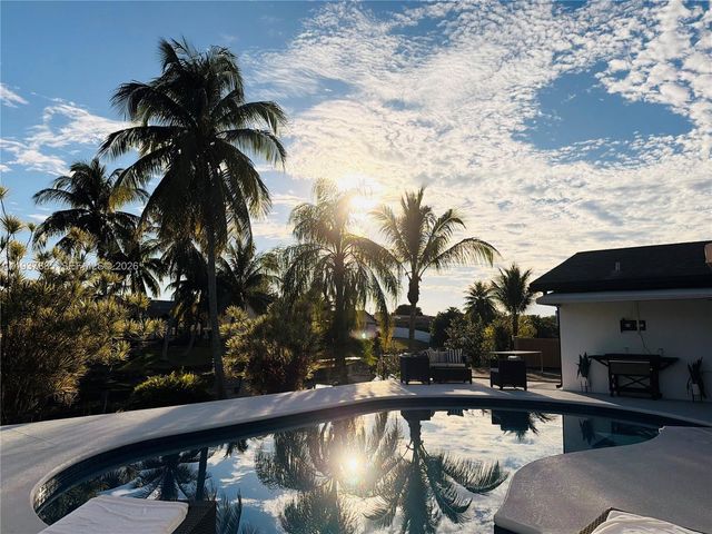 2814 SW 13th Dr, Deerfield Beach, FL 33442