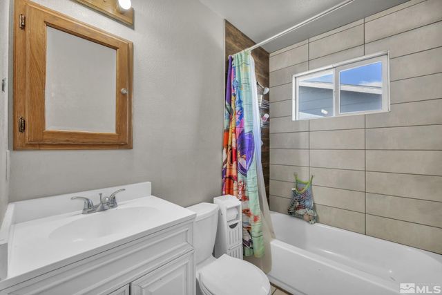 521 Whitaker Lane, Fallon, NV 89406