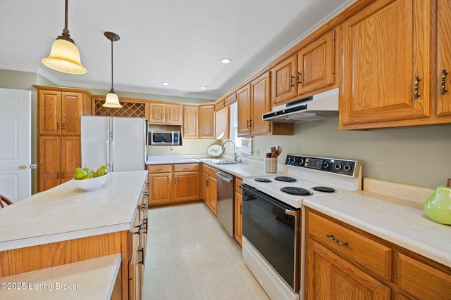 709 Bon Aire Dr, Elizabethtown, KY 42701