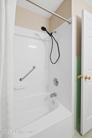 709 Bon Aire Dr, Elizabethtown, KY 42701