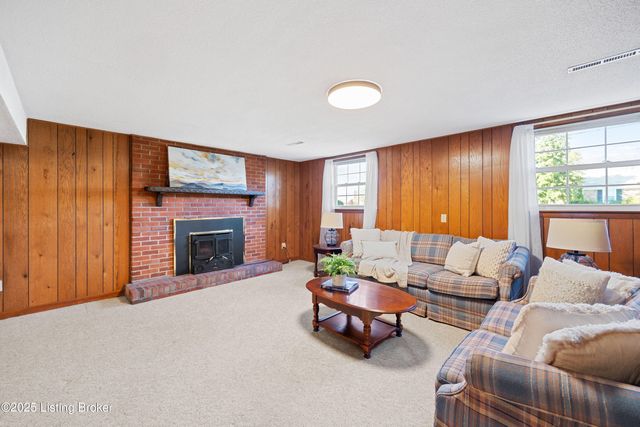 709 Bon Aire Dr, Elizabethtown, KY 42701